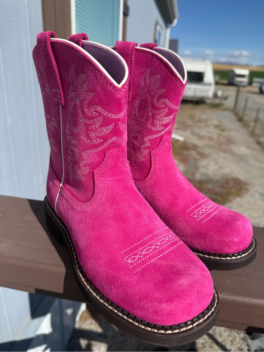 Ariat Kids Suede Pink Western Boots - Bright Pink Cowboy Style size 3.5